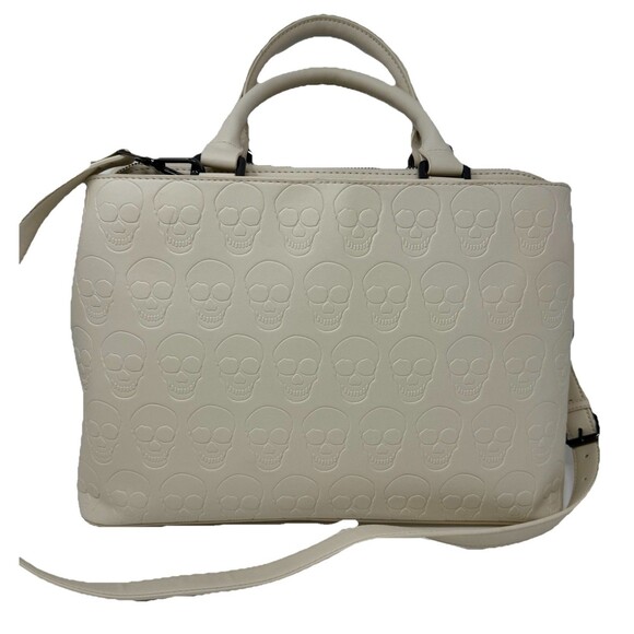 Women’s Betsy Johnson Handbag Tote Embossed Skulls XODELTA Chalk Cream Color NWT - Picture 4 of 8